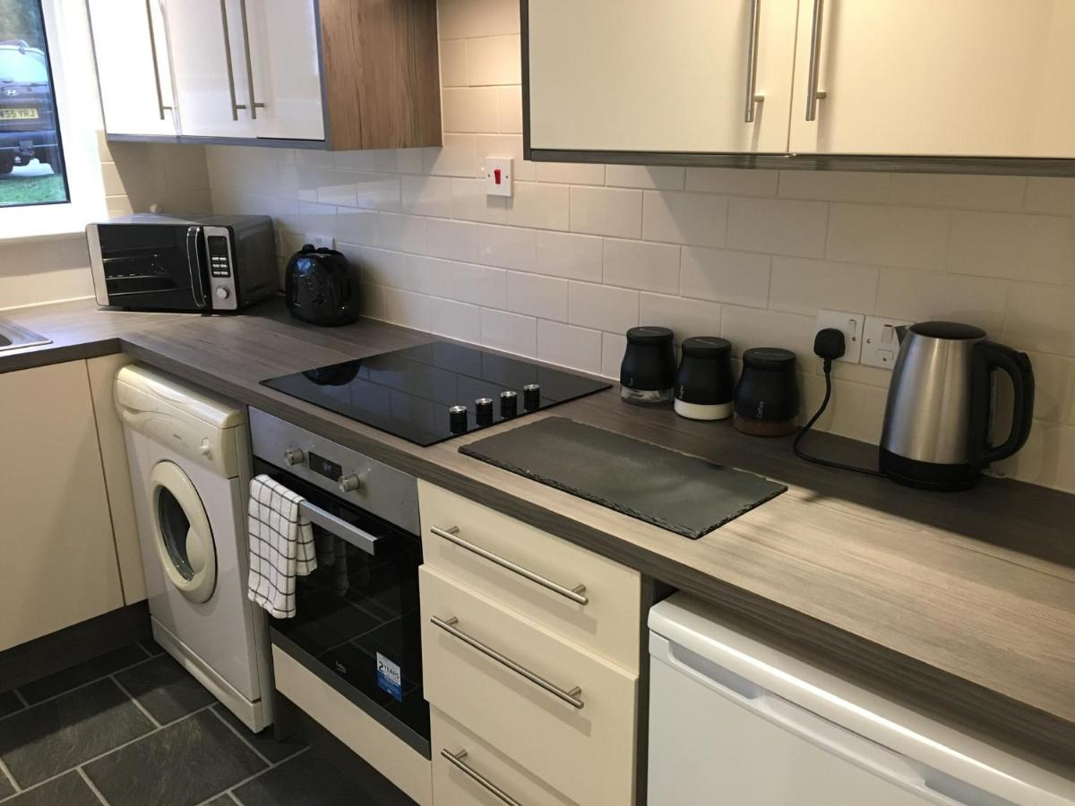 Spacious Ground Floor Studio Flat - Easy Access To Stansted Airport, London And Cambridge Apartment Bishop's Stortford Exterior photo
