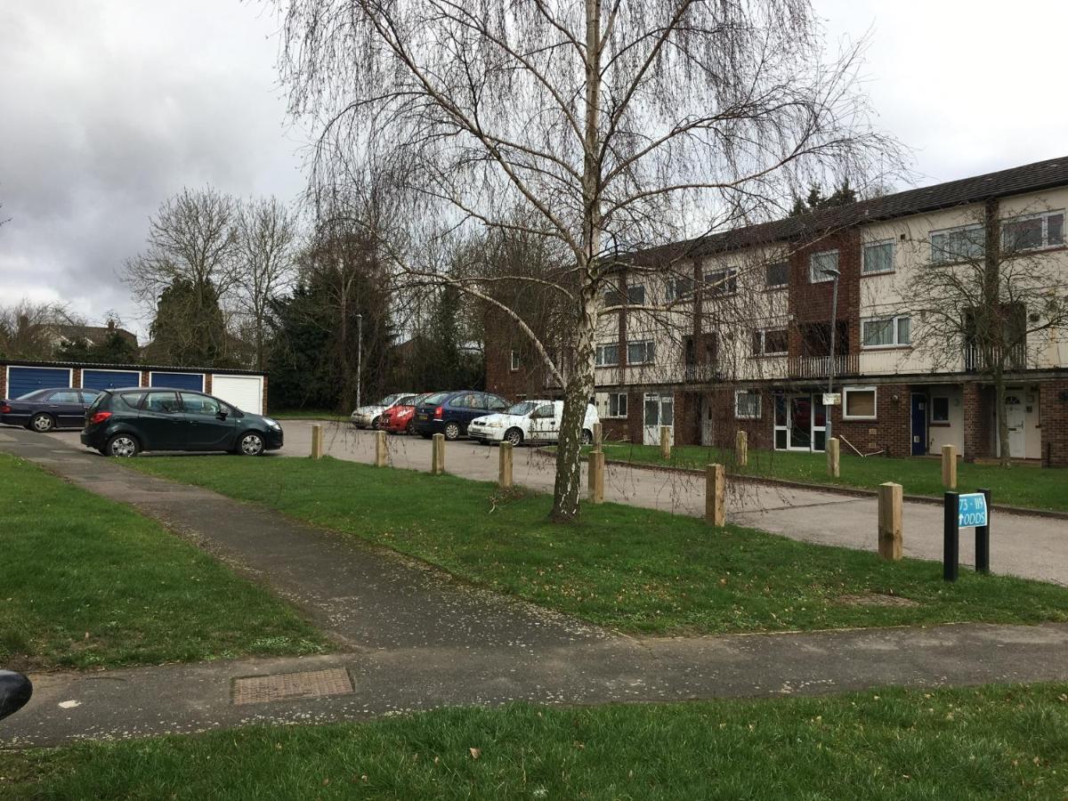 Spacious Ground Floor Studio Flat - Easy Access To Stansted Airport, London And Cambridge Apartment Bishop's Stortford Exterior photo